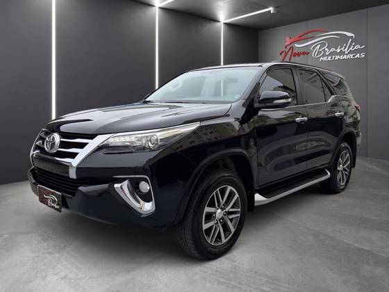 TOYOTA HILUX SW4 4.0 SRX 4X4 7 LUGARES V6 24V GASOLINA 4P AUTOMÁTICO